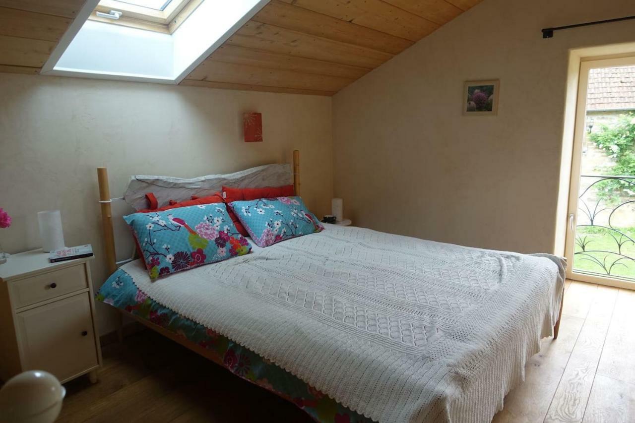 Gite Des Quatre Chemins La Vineuse Exterior foto